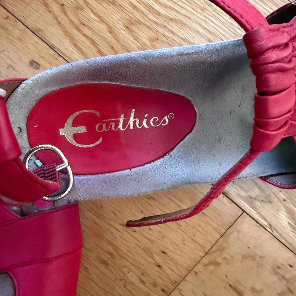Earthies Red Sandals Vibrant Comfortable Design